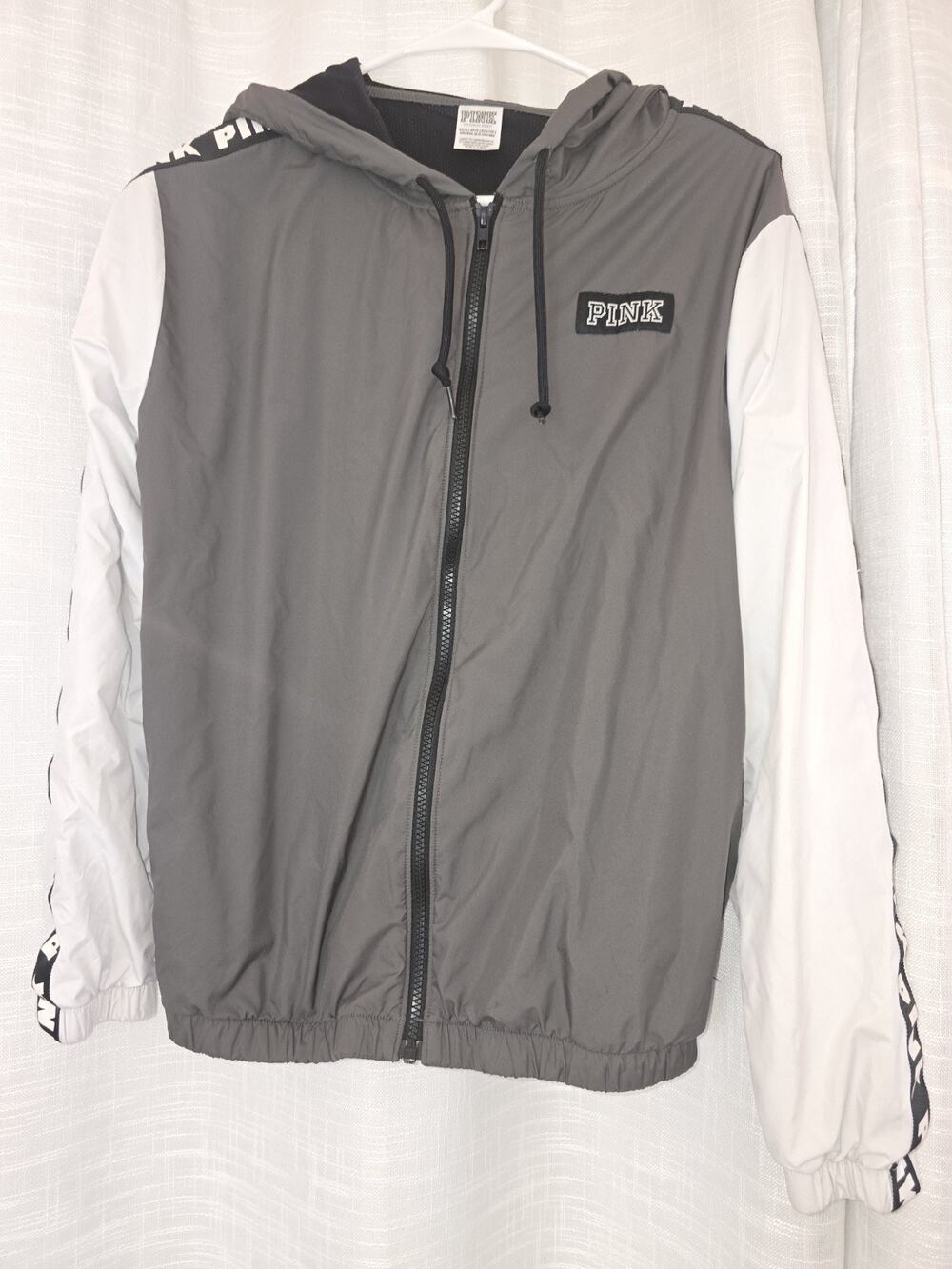 Women’s PINK by Victoria's Secret hooded wind breaker fall jacket size XS
